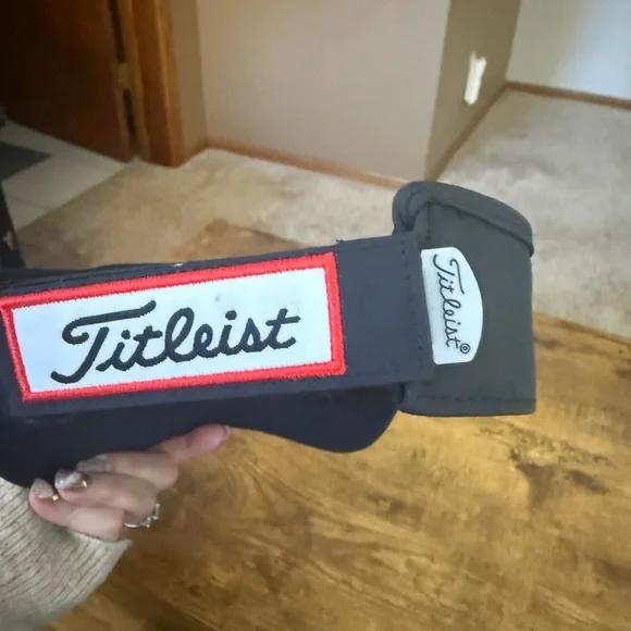 Titleist Black Visor with White Logo - Picture 4 of 6